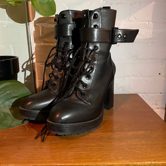 UO Kennedy heeled lace up boots. - Picture 6 of 6